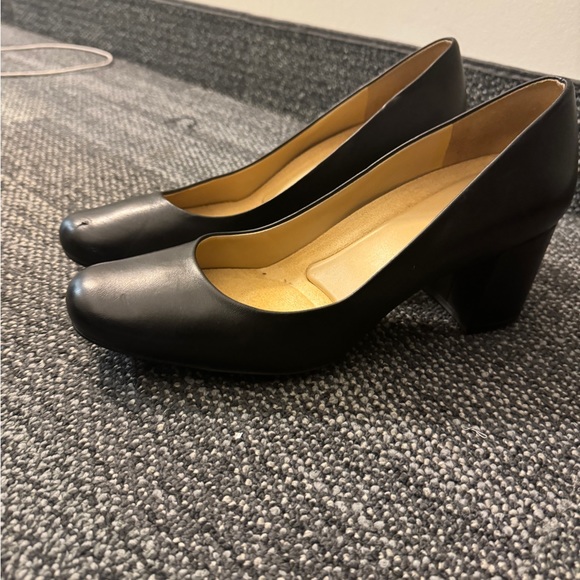 Naturalizer women's heels - Picture 2 of 2